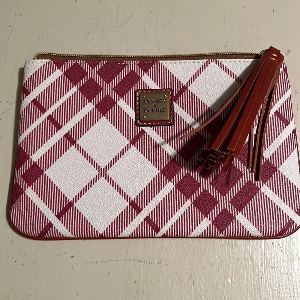 Dooney Bourke Clutch ( New without tags)